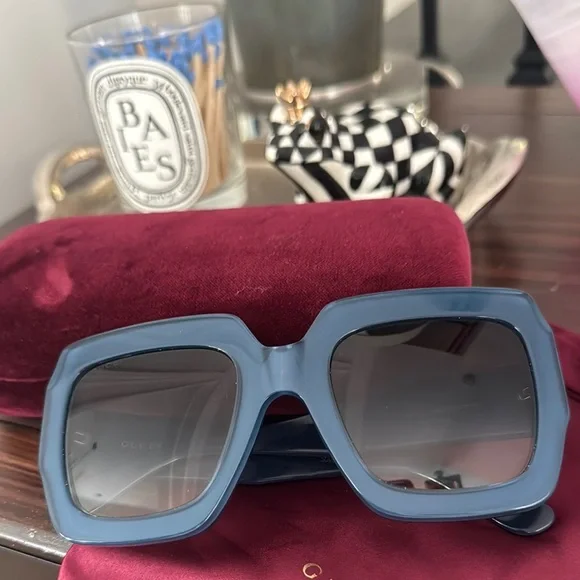 Gucci Sunglasses - Picture 2 of 5